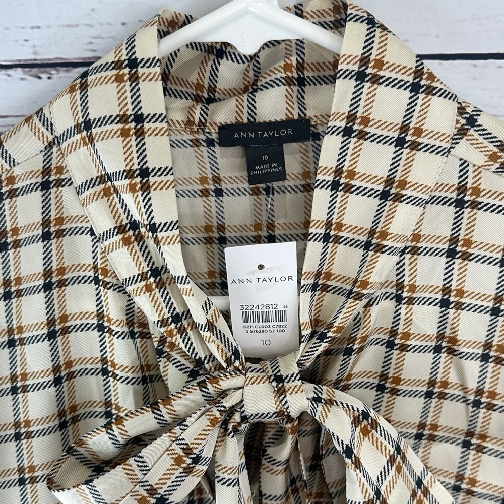 Ann Taylor Plaid Tie Neck Blouse Size 10 Cream Brown Long Sleeve - Picture 3 of 7